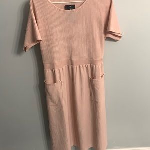 Cut peach dress with pockets